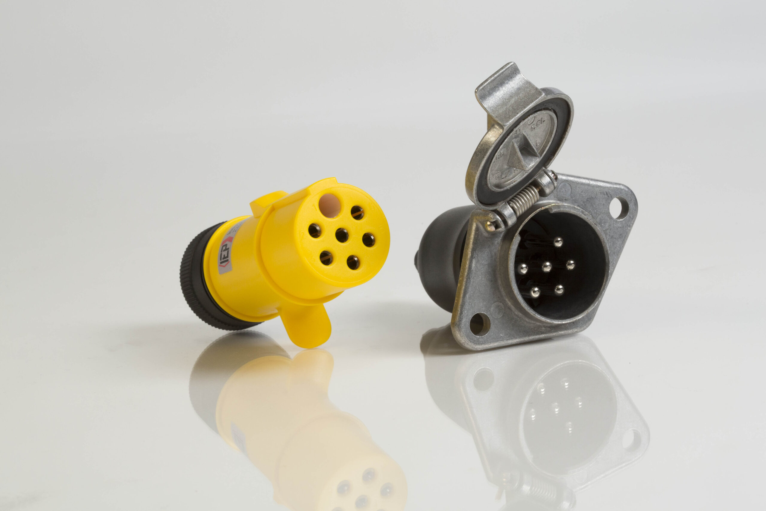 30177 Seven-pin socket Socket, seven-pin, made from metal, vehicle side - Image 2